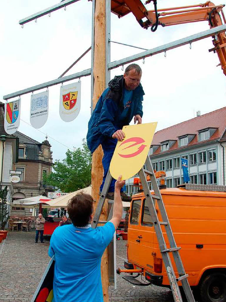 Schild fr Schild zeigt sich die Gemeinschaft der Handwerker