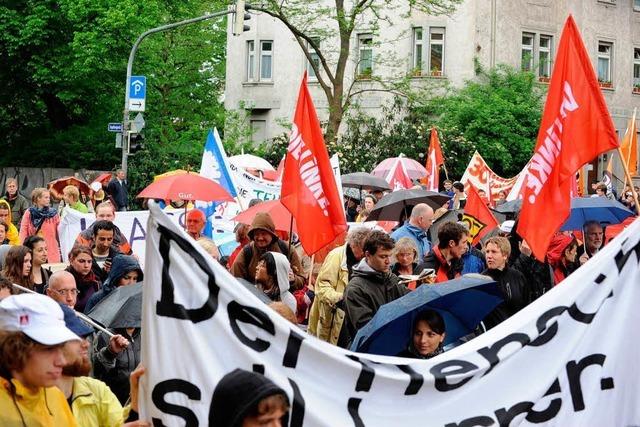 Fotos: 1. Mai-Demo in Freiburg