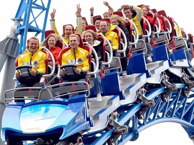 Olympioniken und Paralympioniken im &quot;blue fire Megacoaster&quot;  | Foto: Europa-Park