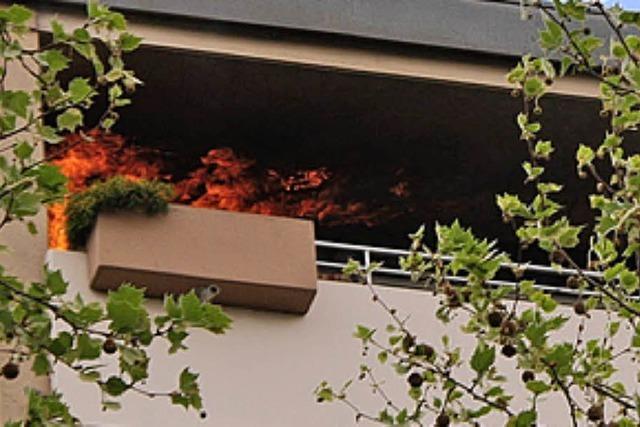 Brand auf dem Balkon im 8. Stock