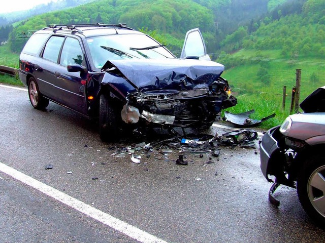 Eines der beiden beteiligten Autos.  | Foto: Polizei