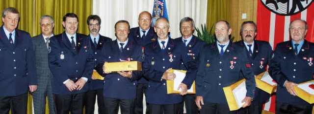 Werner Schmid, OB Wolfgang Dietz und  ...tcklin und Klaus Wendle (von links).   | Foto: SEDLAK