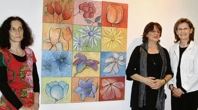 Drei Malerinnen lassen die Farben spre...Villa Berberich in Bad Sckingen aus.   | Foto: roswitha frey