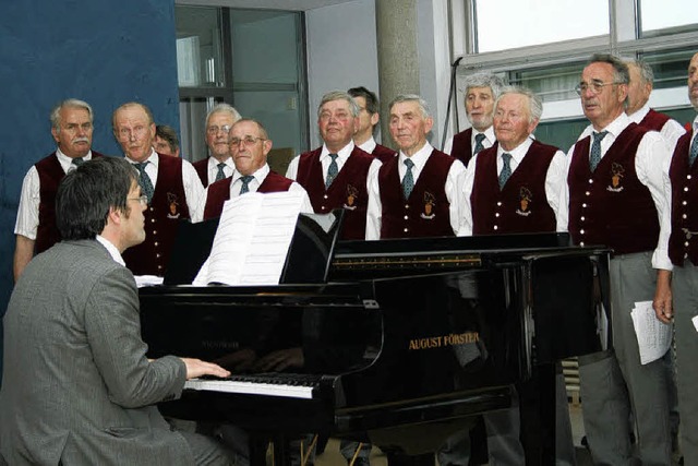 Der Mnnergesangverein Ihringen verans...chule ein abwechslungsreiches Konzert.  | Foto: elisabeth jakob-klblin