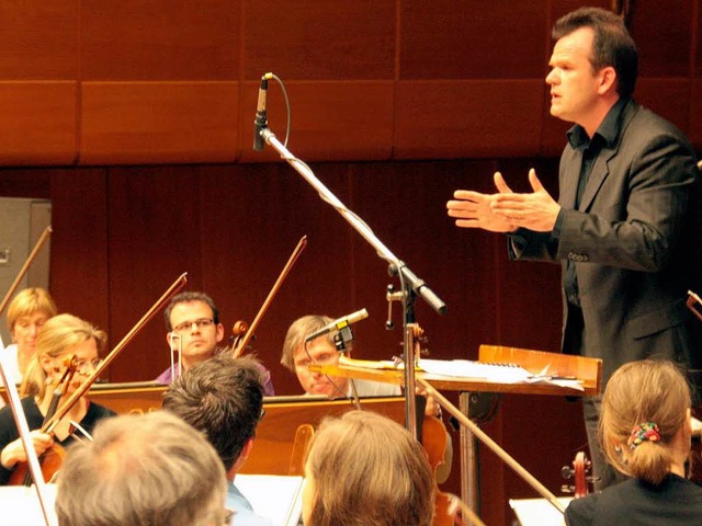 Franois-Xavier Roth bei einer Probe m... SWR-Sinfonieorchester in Baden-Baden.  | Foto: SWR/Bscher