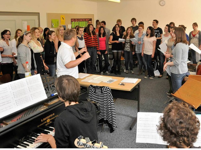 Der  Oberstufenchor des Markgrfler Gy...inen Auftritt bei den Schulchortagen.   | Foto: Mnch