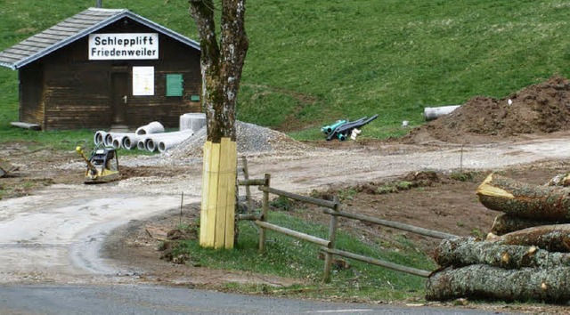 Ein Teil der Kleineisenbachstrae in F...ntstehen auch Parkpltze beim Skilift.  | Foto: Liane Schilling