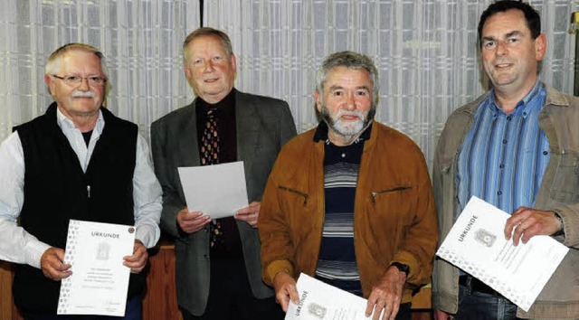 vom DSB-Deutschen Schtzenbund wurden ...t Klapper, Gerd Fischer, Luwig Nadler.  | Foto: Hans-E. Meidhof