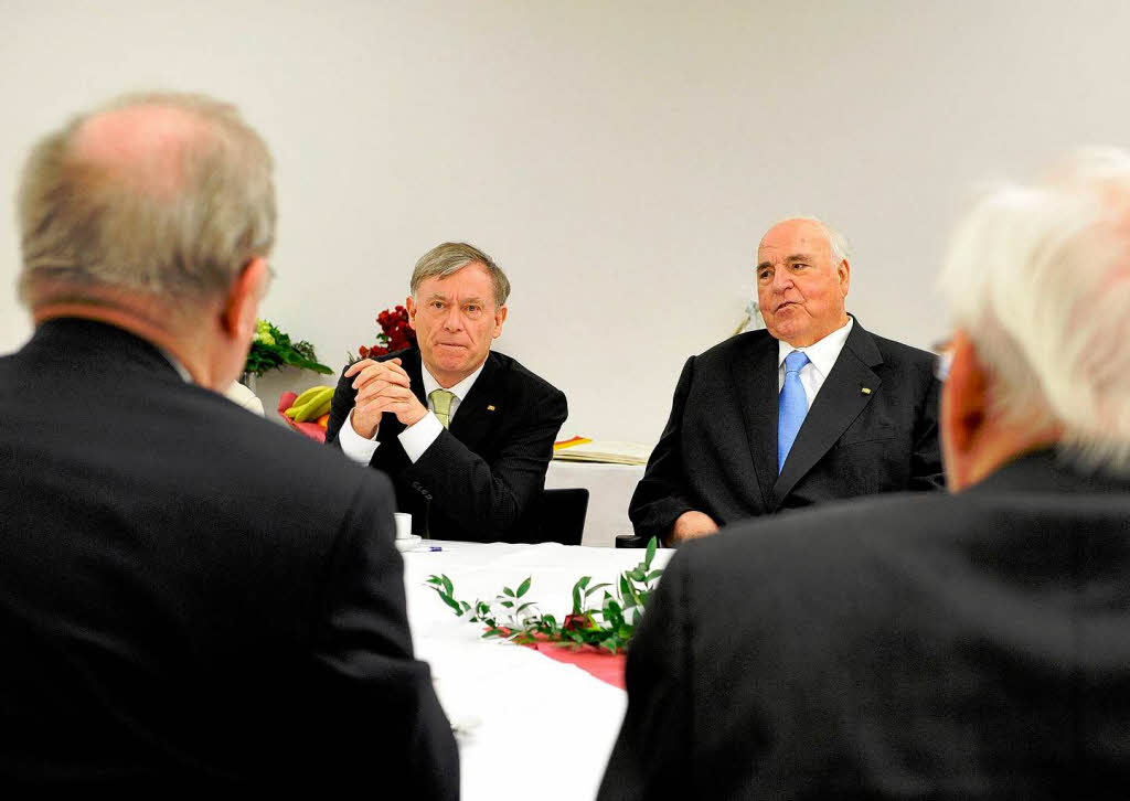 Bundesprsident Horst Khler (links) und Helmut Kohl vor Beginn des Festakts.