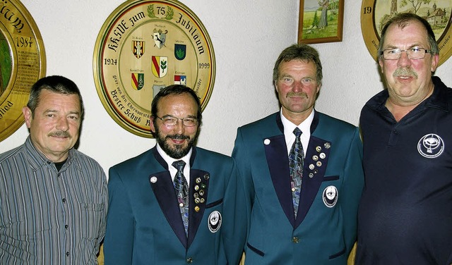 Der neue Vorstand der Eichstetter Sch...ker, Stellvertreter Manfred Benthlin.   | Foto: ernst Bilke