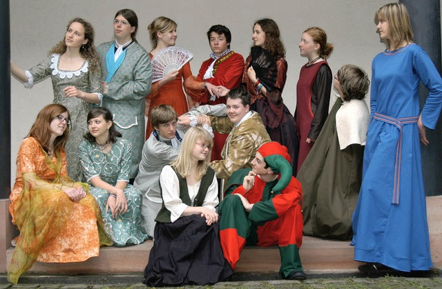 Wie es euch gefllt: Die Theater-AG de...t Shakespeares Komdie im Salmen auf.   | Foto: Hansjrg Haaser