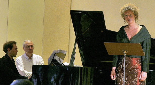 Ihr Mezzosopran meisterte Hhen und Ti...leitet am Piano von Christian Turck.    | Foto: heidi fssel