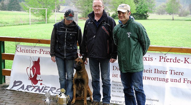 Tagessiegerin und Pokalgewinnerin Stef...t bei der Frhjahrsprfung in Hausen.   | Foto: Steinfelder