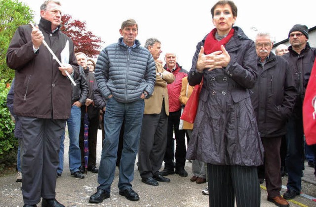 Auf der Suche nach dem richtigen Ma w...at Heuer und Brgermeisterin Dammann.   | Foto: Adam