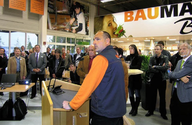 Globus-Marktleiter Bodo Schmitz stellt seinen Betrieb beim Unternehmerforum vor.  | Foto: Michael Haberer