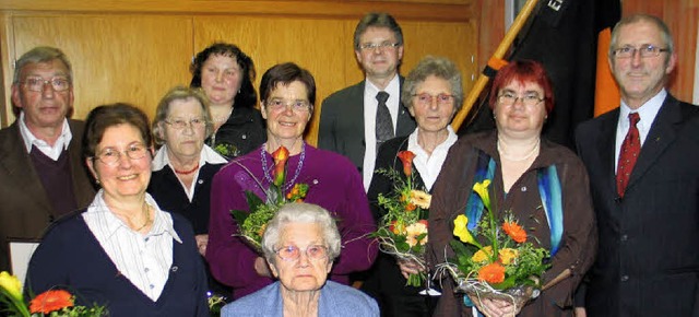 Zahlreiche Ehrungen fr 25 und 50 Jahr...sammlung der Kolpingfamilie Endingen.   | Foto: Helmut Hassler