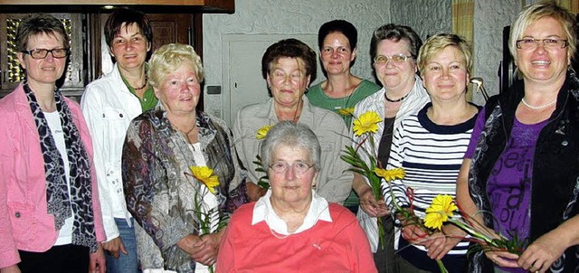 Die silberne Biene der Landfrauen ber...t, Eleonore Hug und Andrea Speicher.    | Foto: SEBASTIAN EHRET