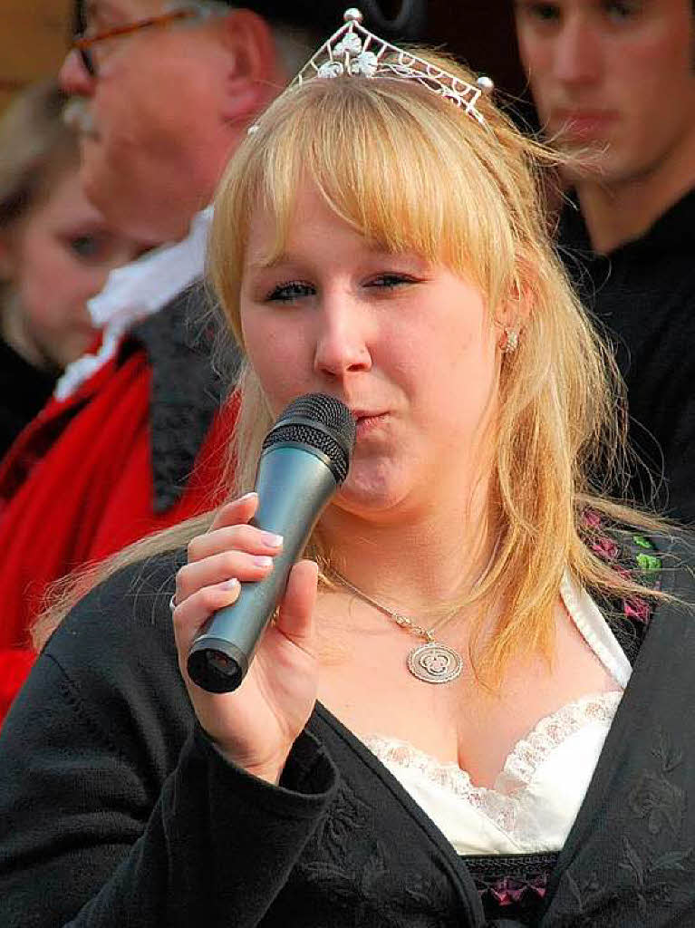 Sarah Kappeler, Weinprinzessin fr die Bereiche Kaiserstuhl und Tuniberg, erffnete das Gassenfest.