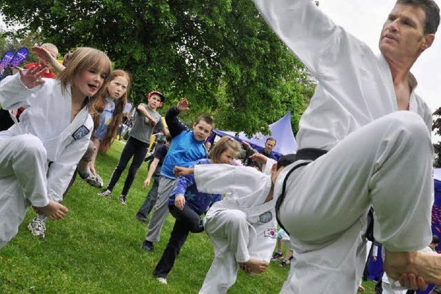 Bad mit Sportfest erffnet