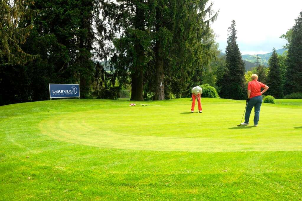 Anzeigen-Dossier Mercedes-Benz GolfMasters Sdbaden 2010