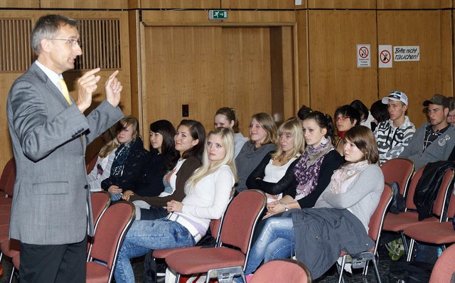 Armin Schuster fand  aufmerksame Zuhrer.   | Foto: Guldenschuh