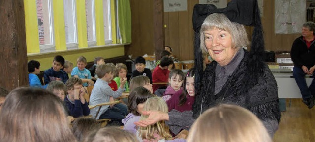 In Original Markgrfler Tracht las Ing... Johann Peter Hebels in der Talschule.  | Foto: hrvoje miloslavic