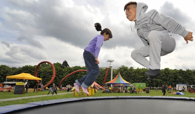 Warum denn nicht gleich in die Luft ge...olzpark ein erhebendes Festerlebnis.    | Foto: Michael Bamberger