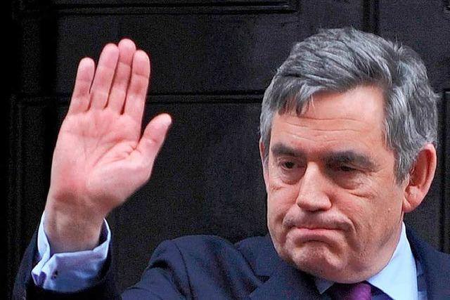 Gordon Brown kndigt seinen Rcktritt an