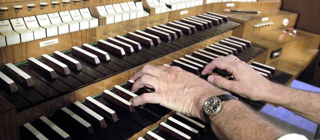 Ohne Organist keine Orgelmusik in der ...uf Vertrgen aus dem 19. Jahrhundert.   | Foto: Ingo Schneider