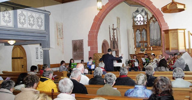 Der Posaunenchor Tllingen/Wiesental u...Gottesdienst in der St. Gallus-Kirche.  | Foto: SEDLAK