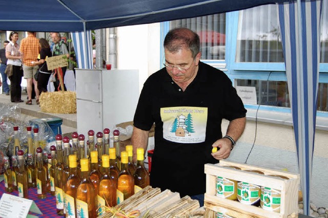 Honig und Honigschnpsle aus der &#822...217;s beim Naturparkmarkt am Sonntag.   | Foto: Silke Nitz