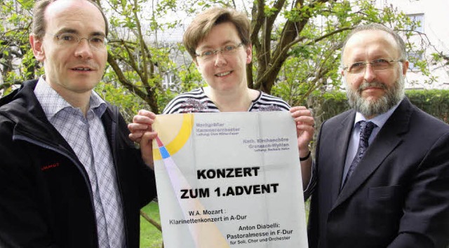 Frs Advents-Konzert, Uwe Schrempp (vo...ren das Plakat, werden Snger gesucht.  | Foto: Weber-Kroker