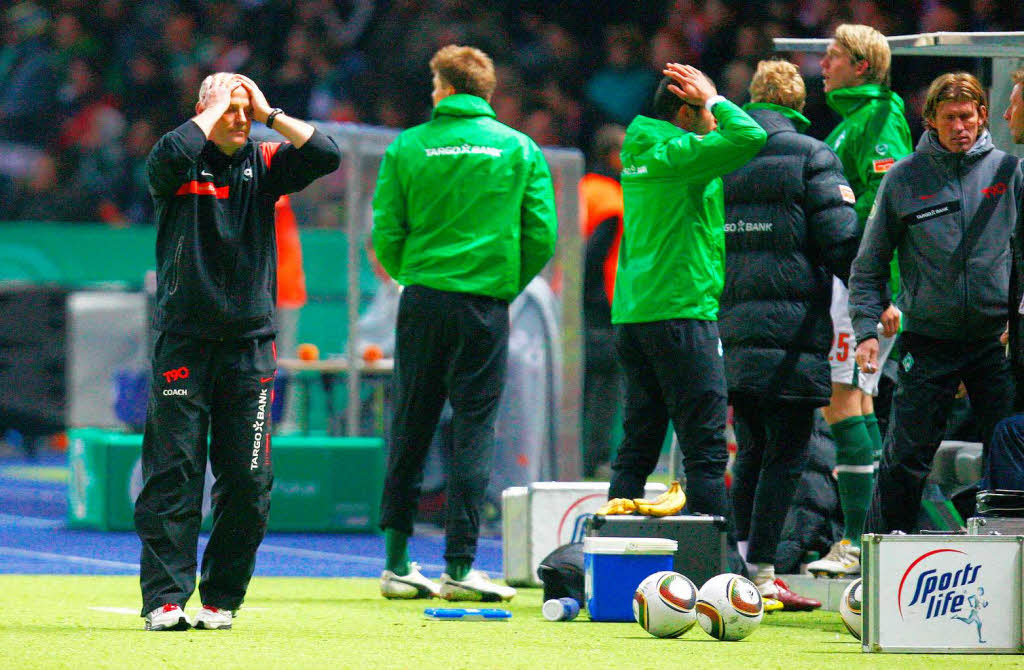 Werder-Coach Thomas Schaaf wollte sich das nicht anhren – und ansehen natrlich.