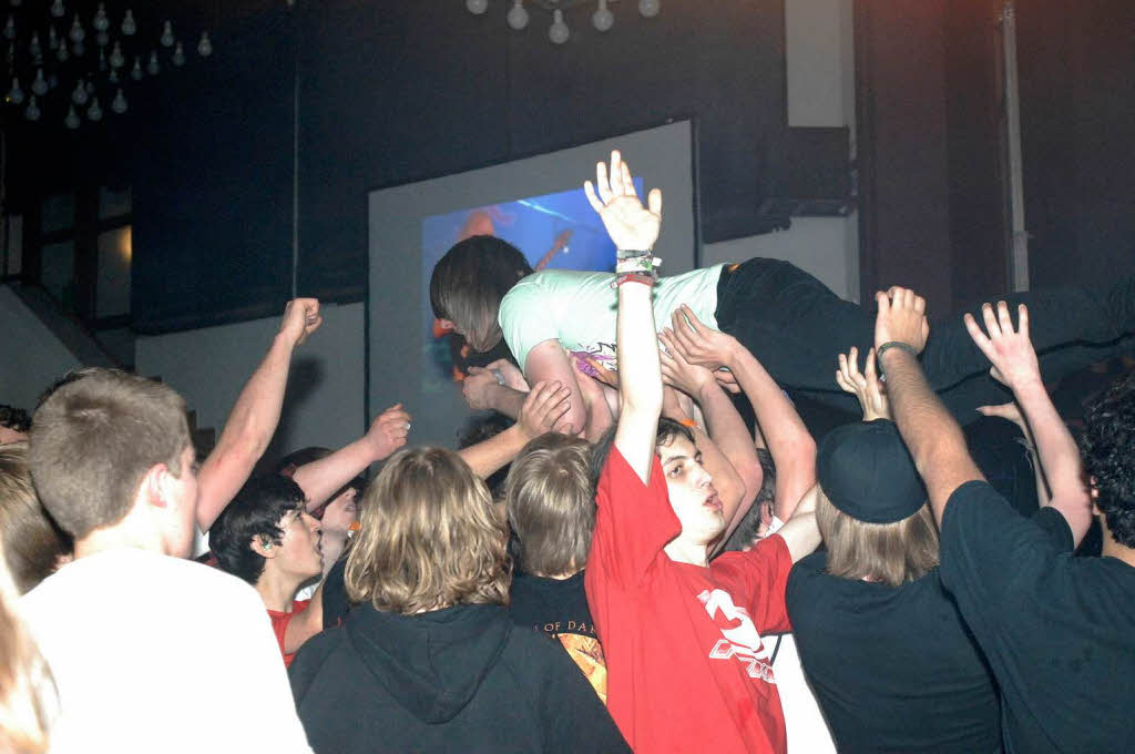 Stage diving Stage diving