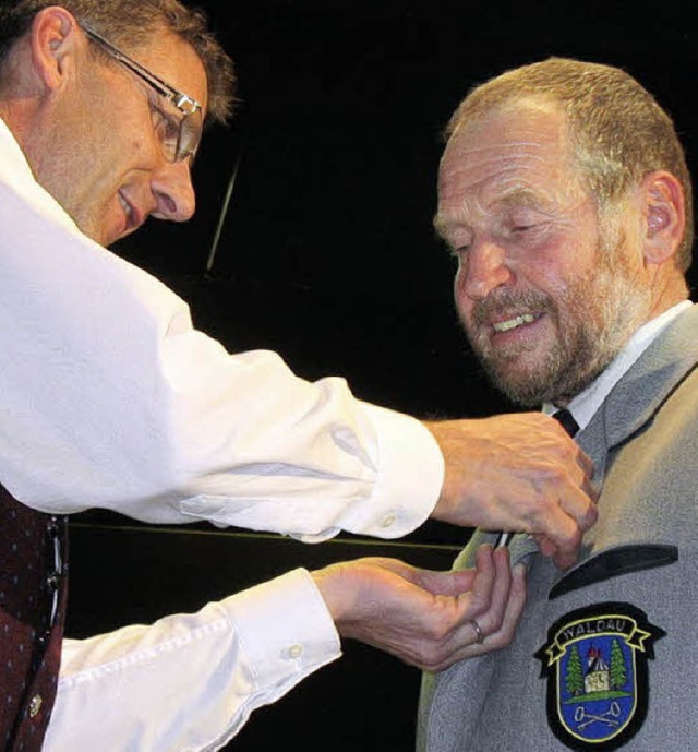 Richard Wehrle, der seit  50 Jahren be...oldene Vereinsehrennadel mit Diamant.   | Foto: gaby beha