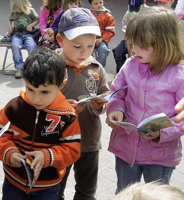 Viel Zeit zum Lesen &#8211; die Kinder des Dora-Merian-Kidnergartens   | Foto: bz