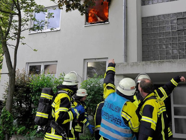 Lichterloh brannte die Wohnung in der Moltkestrae  | Foto: Volker Mnch