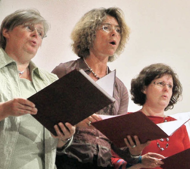 Romantische Chorlieder sang der Liturg... beim Mai-Konzert im Bonhoeffer-Haus.   | Foto: Roswitha Frey