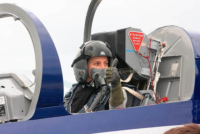 Alles klar! &#8211; Elke Gnther im Kampfjet  | Foto: Flugplatz Lahr