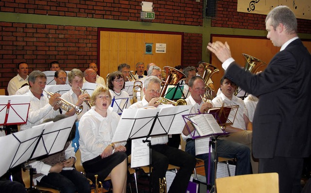 Mit Blsern und mit Singstimmen feiert...t Eichstetten sein en 75. Geburtstag.   | Foto: ernst H. bilke