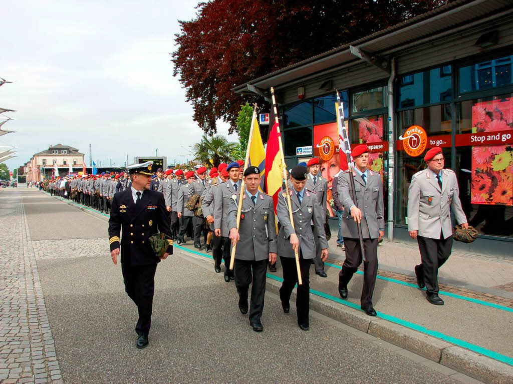 Rund 300 Soldaten aus vier Nationen auf Wallfahrt nach Lourdes: Offenburg war ihre erste Station. <?ZP?>
Rund 300 Soldaten aus vier Nationen auf Wallfahrt nach Lourdes: Offenburg war ihre erste Station. <?ZP?>