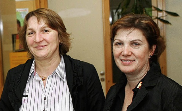 Ingrid Isele (links) und Anita Rsner,...eiterin der Haupt- und Werkrealschule   | Foto: schule