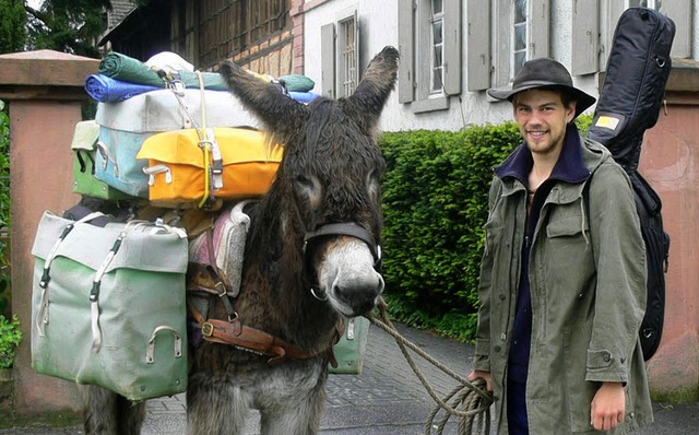 Ein voll bepacktes Duo zu Gast im Ried  | Foto: Dieter Fink