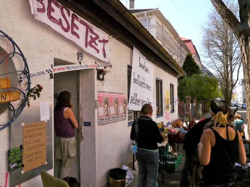 „Besetzt“ – die Gartenstra�e 19.  | Foto: Joachim R�derer