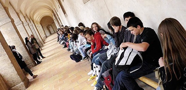 Die Jugendlichen machten Station im einstigen Armenhaus Marseilles.  | Foto: Schule