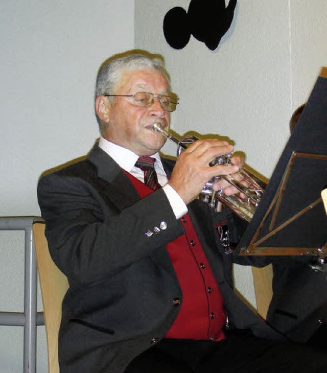 Viel Beifall gab es beim Konzert fr  ...n im Musikverein Neuershausen spielt.   | Foto: mario schneberg