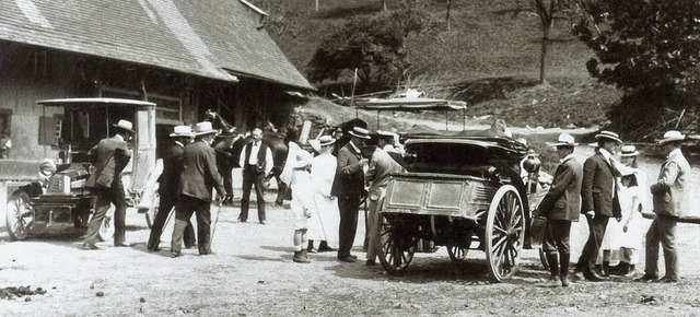 Oldtimerschau anno 1910 in Obersimonsw...93  beim Gasthaus &#8222;Engel&#8220;.  | Foto: Archiv: Hans-Jrgen Wehrle