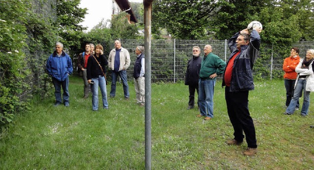 Wurftest des Ortschaftsrates auf dem B...g, wenn das runde Leder drauftrifft.    | Foto: Silke Hartenstein