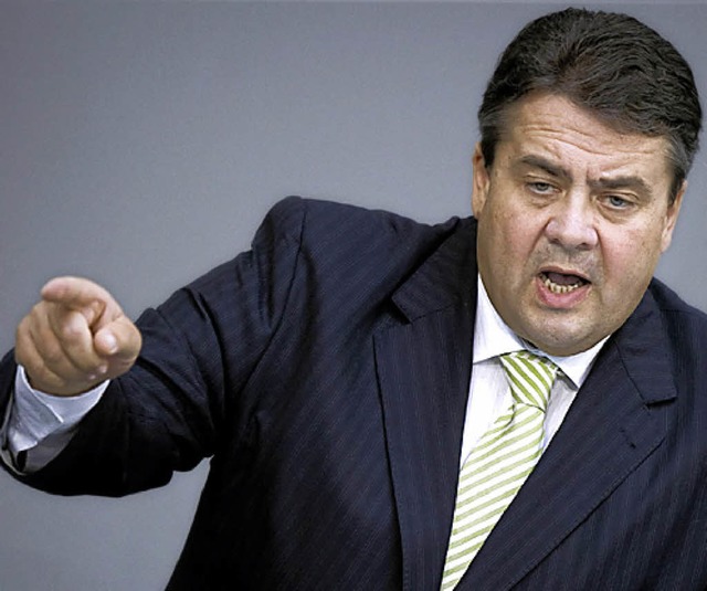 Sigmar Gabriel am Freitag im Bundestag   | Foto: dpa