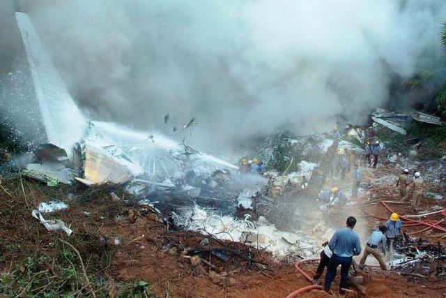 Indien: Über 150 Tote bei Flugzeugabsturz